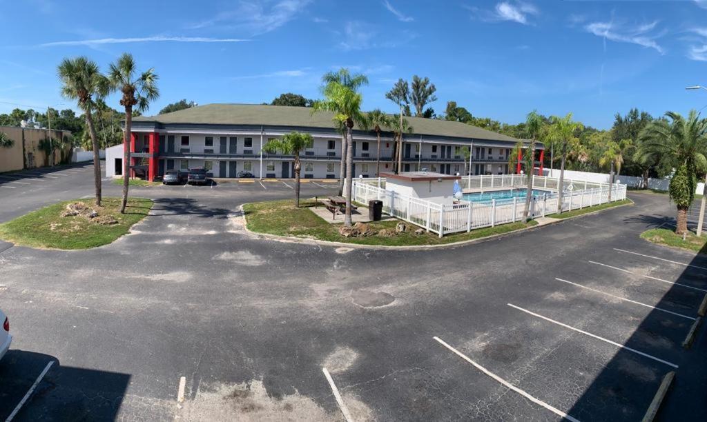 La Casa Inn New Port Richey Gulf Beach Us-19 Екстериор снимка