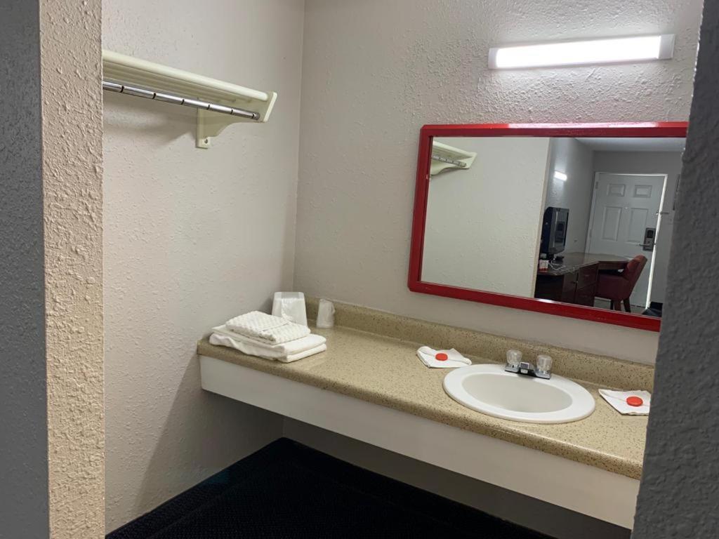 La Casa Inn New Port Richey Gulf Beach Us-19 Екстериор снимка